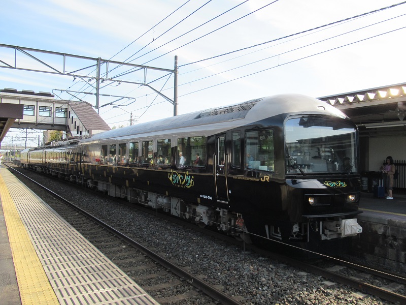 ファイル:Zipangu train.jpg