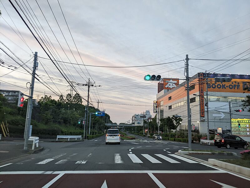 ファイル:東京都道18号 (多摩市).jpg