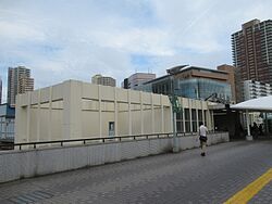 川口駅の西口。赤羽にも近く、都心に出るのに便利である。