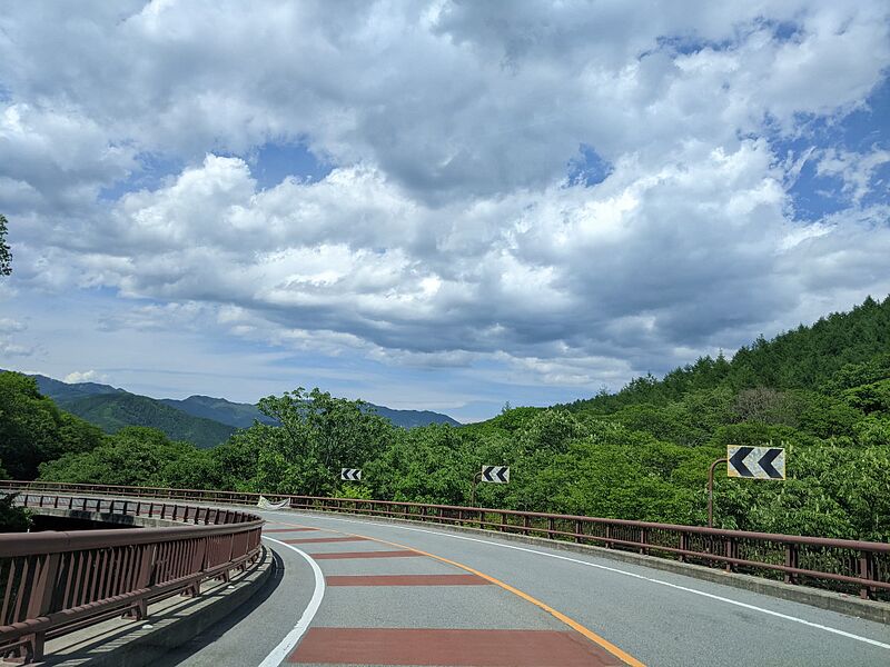 ファイル:国道411号 (甲州市).jpg