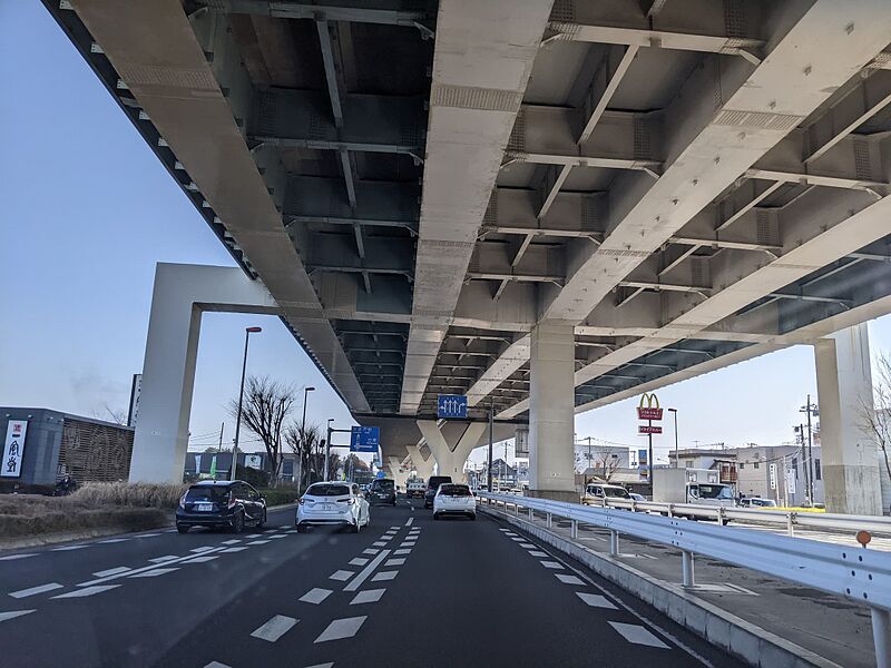 ファイル:新大宮バイパス (首都高あり区間).jpg