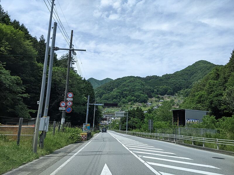 ファイル:国道20号 (甲州市).jpg