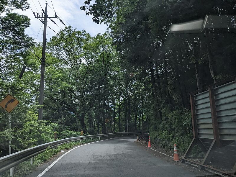 ファイル:山梨県道・東京都道33号険道区間.jpg