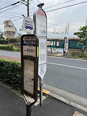 2番・4番のりば停留所ポール（2025年6月）