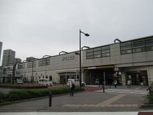 駅外観