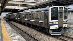 当駅停車中の上り列車