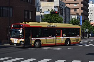 西東京バスの車両