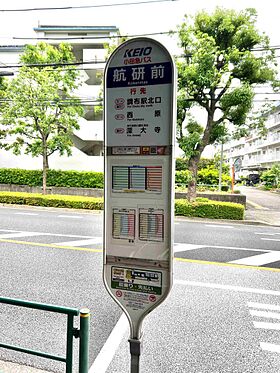 2番のりば停留所ポール（2025年5月）