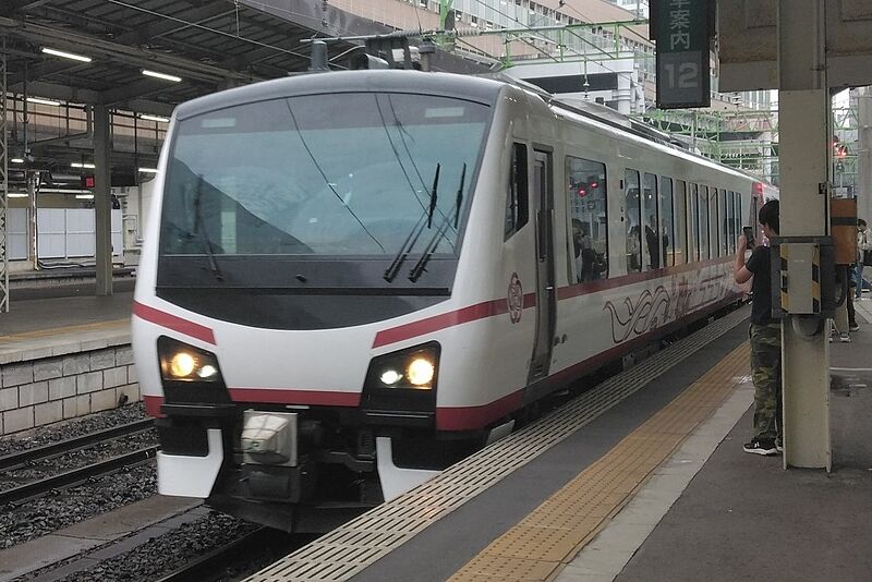 ファイル:HB-E300 AH1 ひなび平泉.jpg