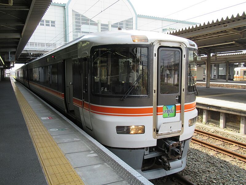 ファイル:JR373 F4.jpg