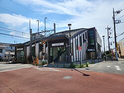 多磨霊園駅舎.jpg
