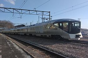 Series E001 TRAIN SUITE Shikishima.jpg