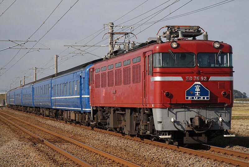 ファイル:Fuji ED7692 Yanagigaura 20071216.jpg