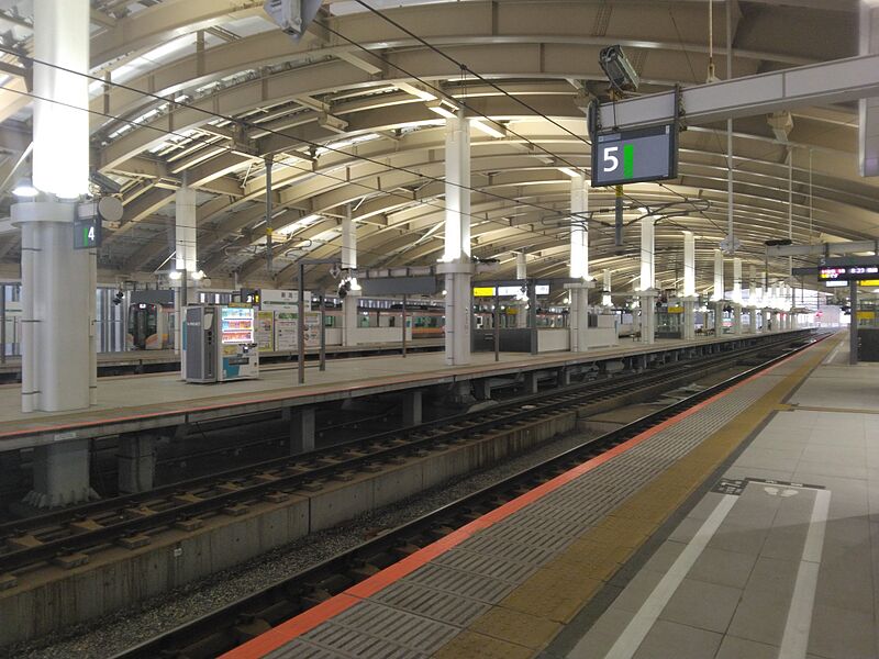 ファイル:新潟駅在来線ホーム.jpg