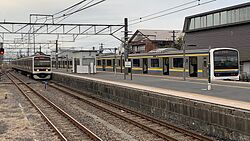 2・3番線ホームから0・1番線ホームを望む