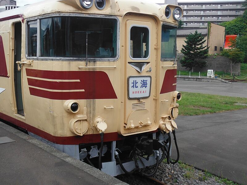 ファイル:JNR Kiha82 1.jpg