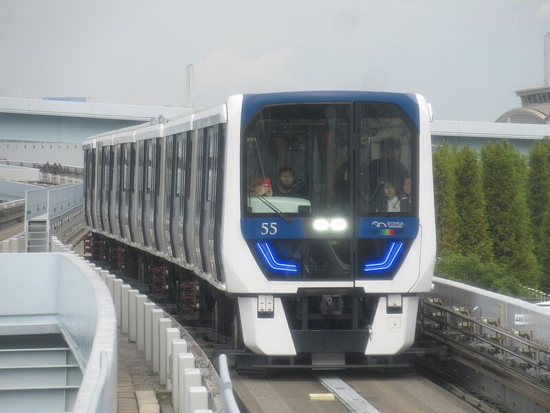 ファイル:Yurikamome 7551f.jpg