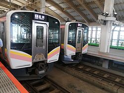JRE E129 Series at Niigata St.jpg