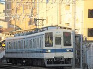 8000系