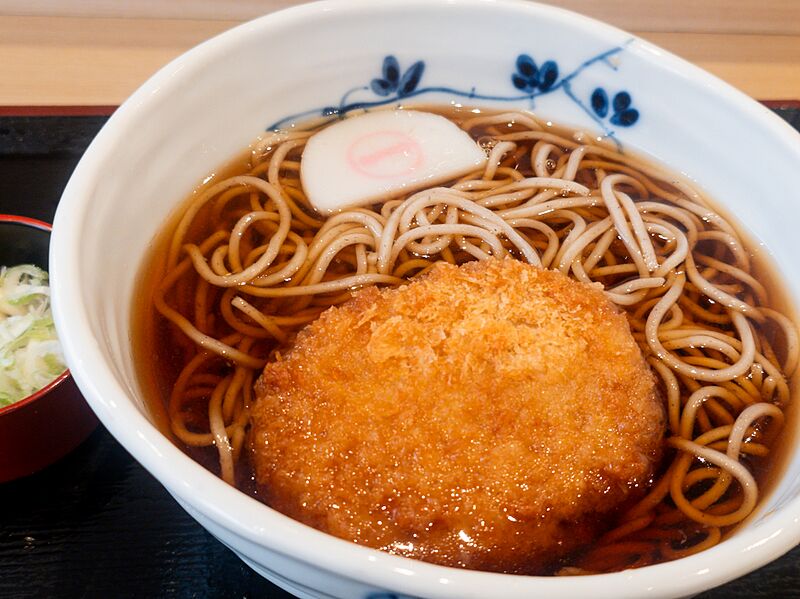 ファイル:そばいち 狭山さといもコロッケそば.jpg